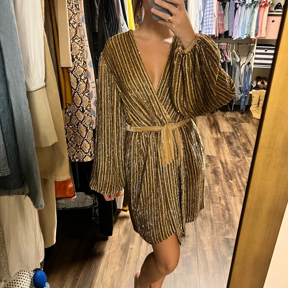 Retrofete (rare) gold sequin wrap mini dress! Size: SMALL.
